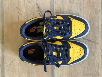 Nike Dunks low "Michigan" vel.38.