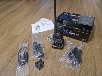 YAESU FTA 250 L