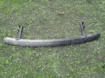Výstuha zadného nárazníka na Volkswagen Passat B5