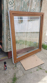 Predam plastove okno, 2sklo, zlaty dub