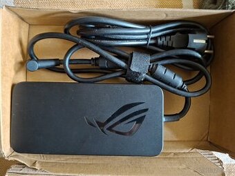 Nabíjačka do herného notebooku Asus ROG STRIX 280W.