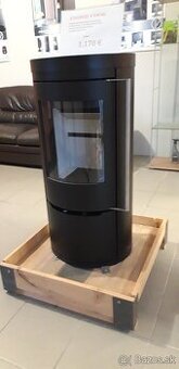 Moderné krbové kachle Ember Cook