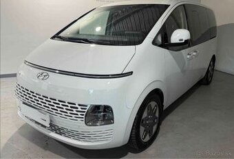 Prenájom 9 miestneho auta