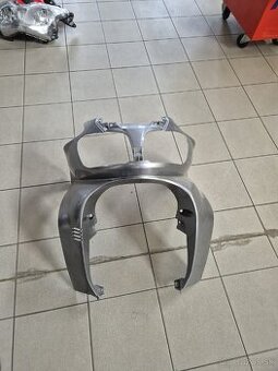 Predný plast na Suzuki Burgman cena 50eur.