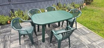 Predám komplet Plastový stôl +5 ks stoličky
