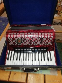 Akordeón Royal Standard Silvana 96 basov