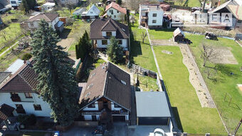 BÁNOVÁ - 6 IZBOVÝ RODINNÝ DOM - 2 BYTOVÉ JEDNOTKY