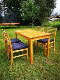 Dreveny jedálenský stôl a stoličky
