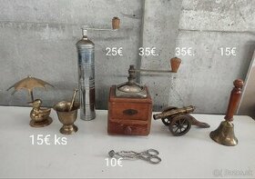 Rôzne staré predmety ceny na foto