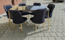 Krásny jedalensky stôl so 6-timi stoličkami