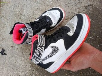 Nike tenisky