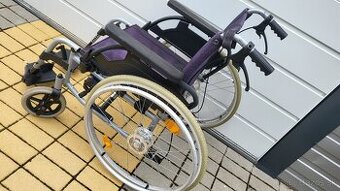 invalidny vozík 45cm pridavne brzdy pre asistenta odľahčeny