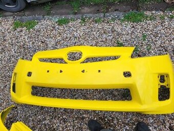 Toyota prius predny naraznik pred face lift