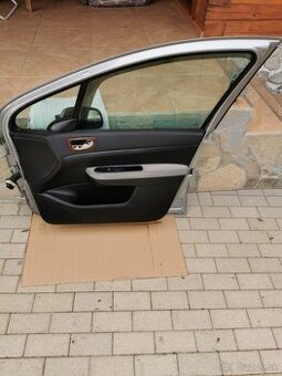 Peugeot 307 SW - Dvere vodicove, spolujazdcove, zadne prave