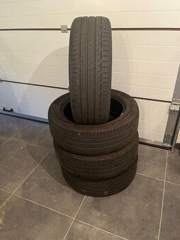 235/55 R19 continental