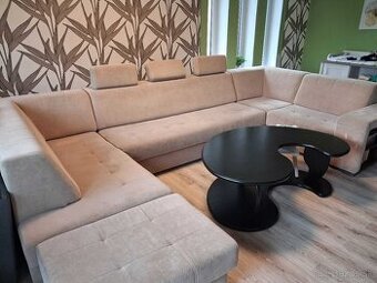 Sedacia suprava s konferencnym stolikom