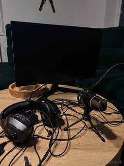 Monitor a príslušenstvo