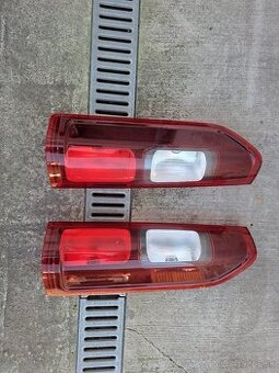 Zadne svetla opel vivaro B