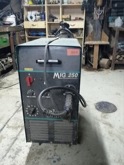 Zvaračka MiG 250 - 1