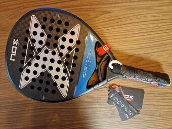 Nox AT10 Genius padelová raketa