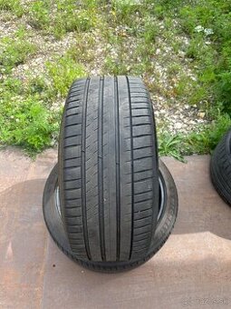255/40 R20