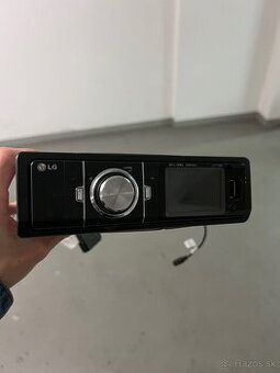 Autorádio LG LCS510IR – USB / MP3 / CD / AUX