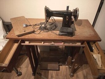 Šijací stroj Naumann