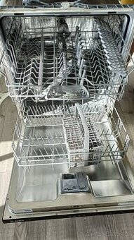 Predám Bosch SMV40D40EU na opravu alebo náhradné diely