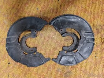 E30 predné brzdové štíty