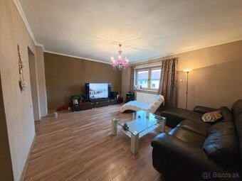 Ponúkam na prenájom priestranný 2-izbový byt Stefanikova Tri