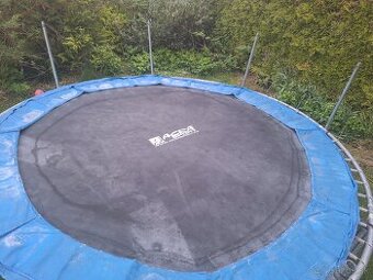 Trampolina
