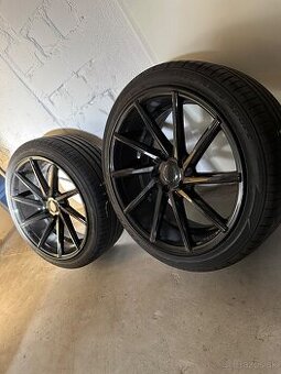 5x112 R19 8,5J et 35  235/40 ZR19 96Y