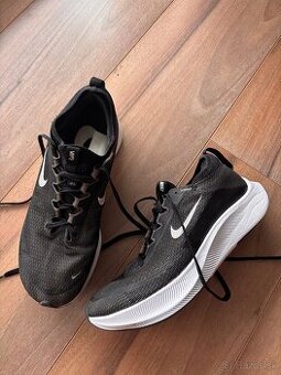 Dámské bežecké tenisky Nike Zoom Flyknit veľ. 41