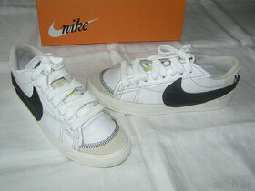 Pekné tenisky Nike Blazer Low 77 Jumbo