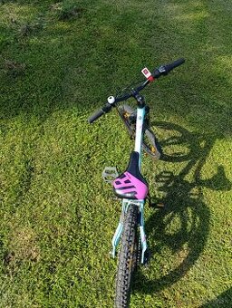 Predám dievčenský bicykel 20