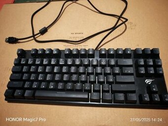 Mechanická herná RGB klávesnica