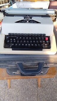 Predam pisaci stroj znacky CONSUL a REMAGG Original