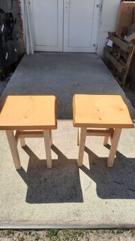 Drevené stoličky / stolčeky – ručne robené, masívne