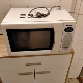 Predám mikrovlnku rúru Panasonic