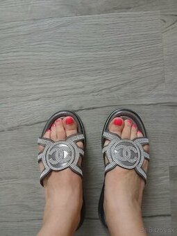 Šľapky Chanel