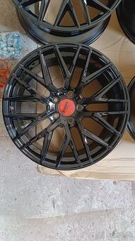 R18 5x112 mm ALU disky MAM RS4 čierne