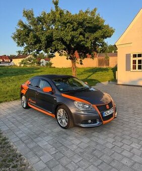 Suzuki Kizashi, 2011. 6st. manuál, predný pohon, panorama - 1