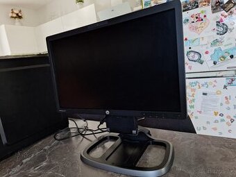 LED IPS HP 22" 1920 x 1080 DVI D-SUB DP USB repro webkamera