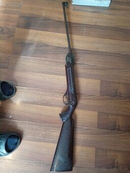 Ruská vzduchovka IZ-38