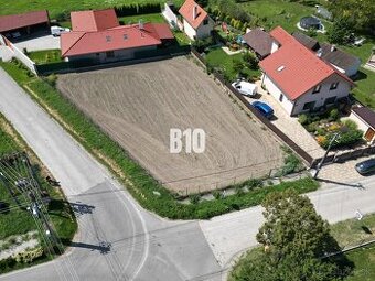 9 ÁROVÝ POZEMOK V OBCI TUREŇ S POTENCIÁLOM STAVBY DVOJDOMU