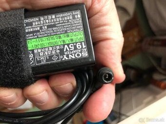 Napajacie adaptery LG, SONY, so stredovym kolikom