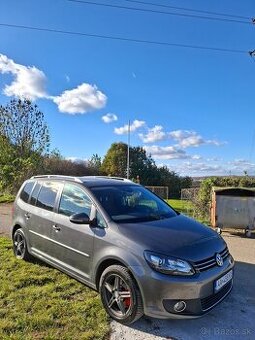 Predám Volkswagen Touran 1,4 TSI Highline