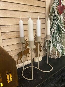Kovový svietnik na 4 vysoké sviečky