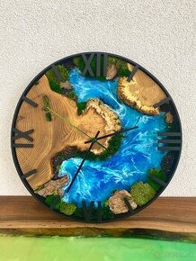 Machové hodiny s epoxidom a drevom 40cm Agátové hodiny