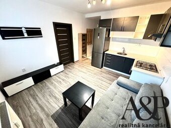 NA PRENÁJOM 1,5 IZBOVÝ BYT, 37 M2, ŠTEFÁNIKOVA UL., SENICA